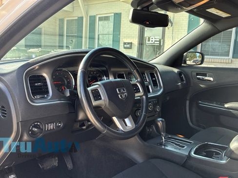Used 2014 Dodge Charger SE w/ Sport Appearance Group RWD image 25