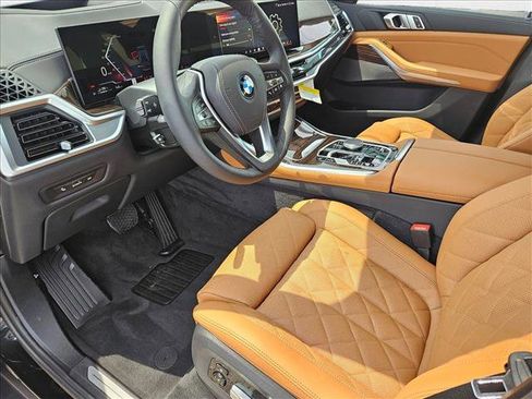New 2026 BMW X5 xDrive50e image 9