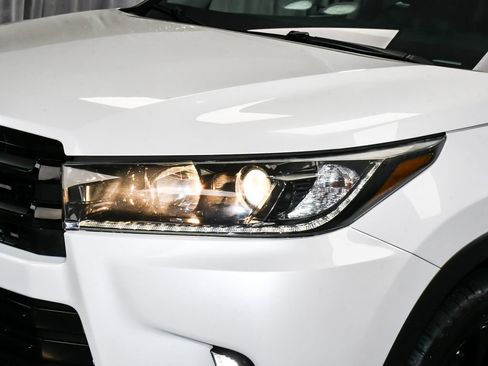 Used 2019 Toyota Highlander SE AWD/4WD image 72