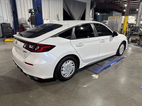 Used 2022 Honda Civic Sport Touring image 3