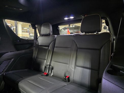 Used 2023 Chevrolet Tahoe Premier AWD/4WD image 11