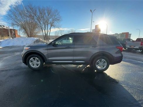 Used 2021 Ford Explorer XLT image 5
