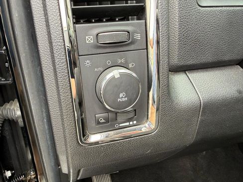 Used 2014 RAM 1500 Sport w/ Convenience Group image 21