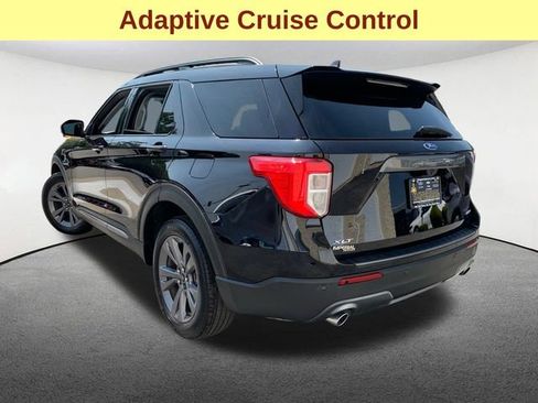 Used 2023 Ford Explorer XLT w/ Equipment Group 202A image 10