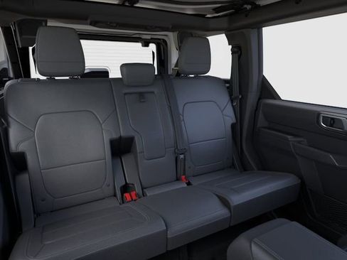 New 2026 Ford Bronco Outer Banks w/ Black Appearance Package AWD/4WD image 13