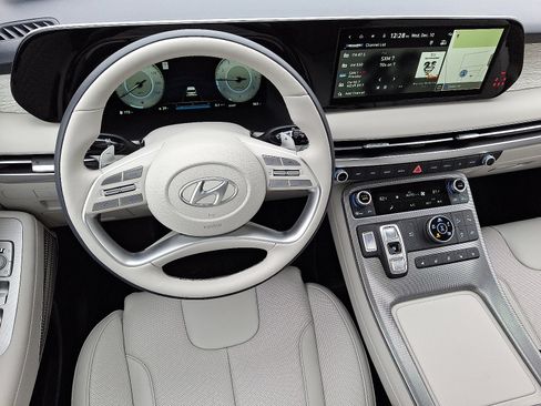 Used 2025 Hyundai Palisade Calligraphy image 12