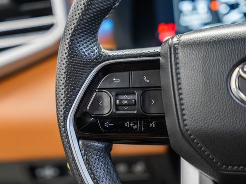 Used 2023 Toyota Tundra 1794 Edition image 32