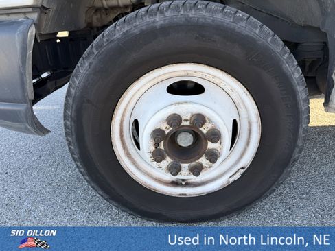 Used 2011 Ford E-450 and Econoline 450 Super Duty image 9