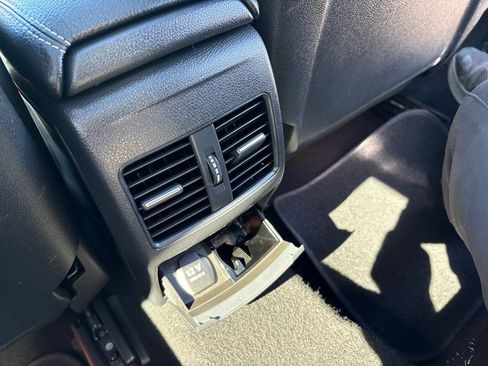 Used 2018 Mercedes-Benz GLA 250 4MATIC image 27