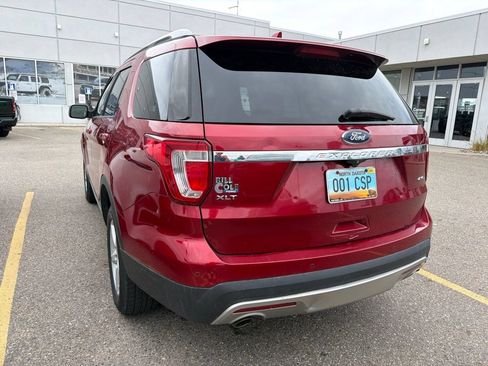 Used 2017 Ford Explorer XLT w/ Equipment Group 201A AWD/4WD image 7