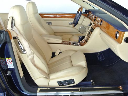Used 2009 Bentley Azure RWD image 21