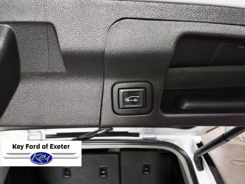 Used 2022 GMC Acadia SLE w/ Driver Convenience Package AWD/4WD image 14