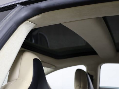 Used 2016 Tesla Model S P90D image 16