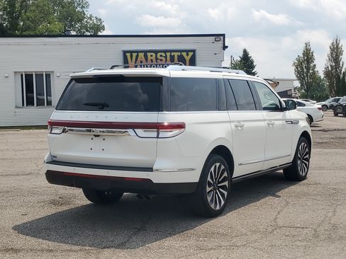 Certified 2023 Lincoln Navigator L Reserve AWD/4WD image 6