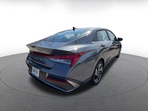 Used 2025 Hyundai Elantra SEL image 7