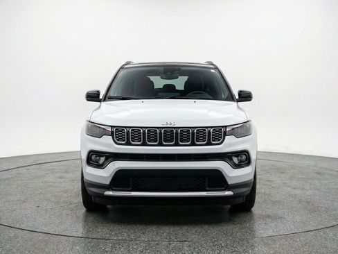 Used 2025 Jeep Compass Limited AWD/4WD image 2