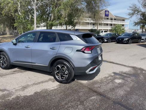 Used 2025 Kia Sportage LX FWD image 7