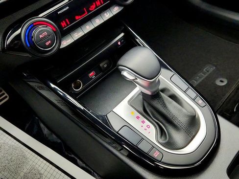 Used 2023 Kia Forte GT-Line w/ GT-Line Premium Package image 17