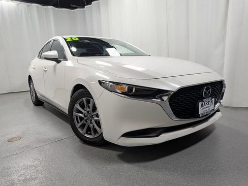 Used 2020 MAZDA MAZDA3 Sedan FWD image 2