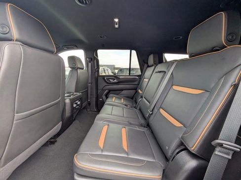 Used 2024 GMC Yukon AT4 w/ Technology Package image 12