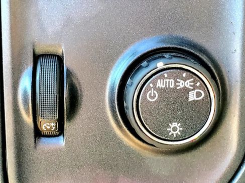 Used 2017 Chevrolet Silverado 1500 W/T RWD image 35