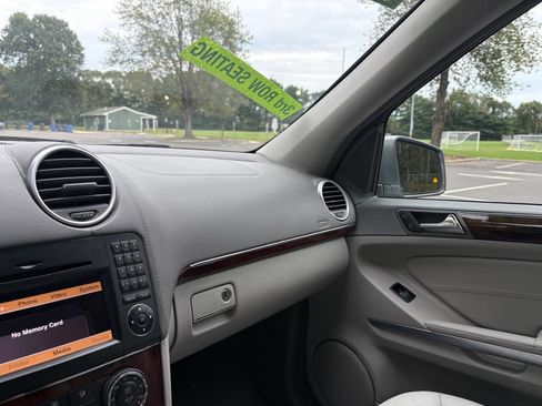 Used 2012 Mercedes-Benz GL 450 4MATIC image 25