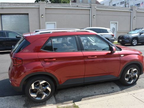 Used 2026 Hyundai Venue SEL FWD image 5