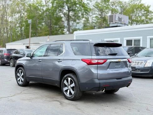 Used 2019 Chevrolet Traverse LT w/ LT Premium Package AWD/4WD image 6
