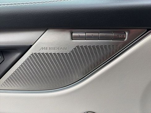 Used 2025 Jaguar F-PACE R-Dynamic S image 12