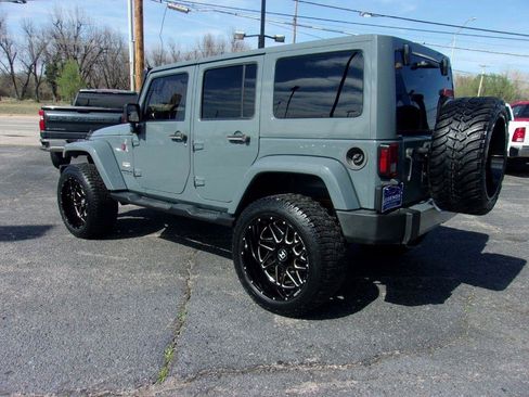 Used 2015 Jeep Wrangler Unlimited Sahara AWD/4WD image 10