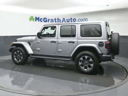 Used 2018 Jeep Wrangler Unlimited Sahara AWD/4WD image 22