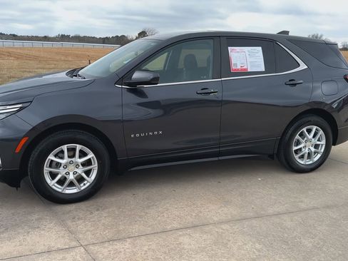 Used 2023 Chevrolet Equinox LT image 4