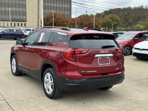 Used 2018 GMC Terrain SLE w/ Driver Convenience Package image 3