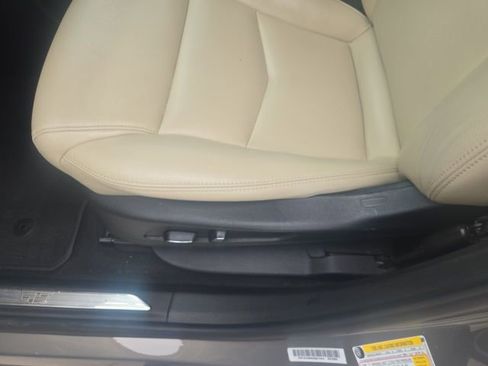 Used 2019 Cadillac XT5 FWD image 7