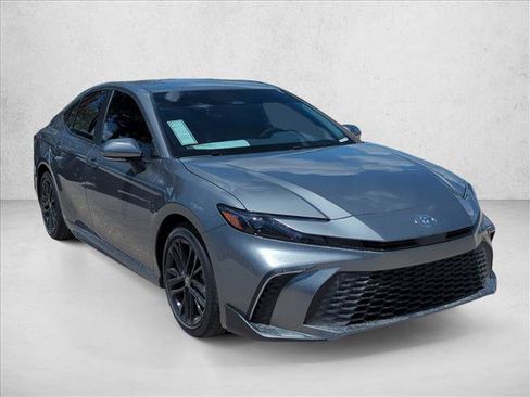 Used 2026 Toyota Camry SE FWD image 3