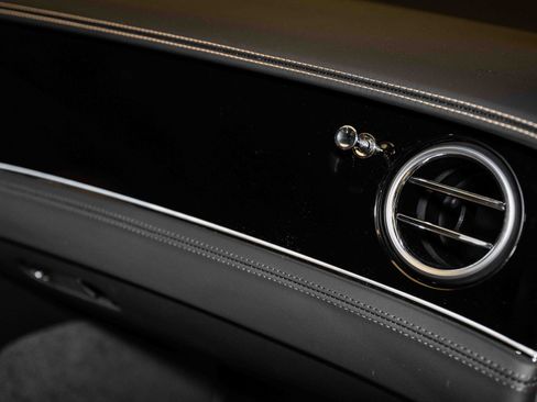 Used 2024 Bentley Continental GT V8 image 45