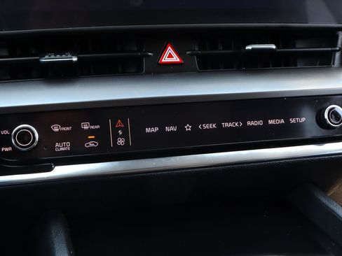 Used 2025 Kia Sportage EX w/ EX Premium Package AWD/4WD image 32