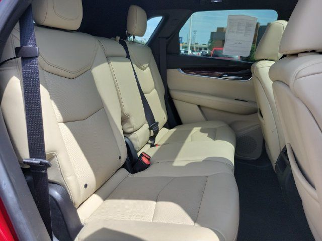 Used 2017 Cadillac XT5 Luxury w/ Driver Awareness Package AWD/4WD image 23