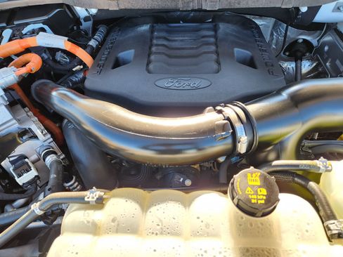 Used 2023 Ford F150 Lariat w/ Trailer Tow Package image 34