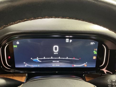 Used 2023 Jeep Grand Wagoneer Series III w/ Rear Seat Video Group 1 AWD/4WD image 18