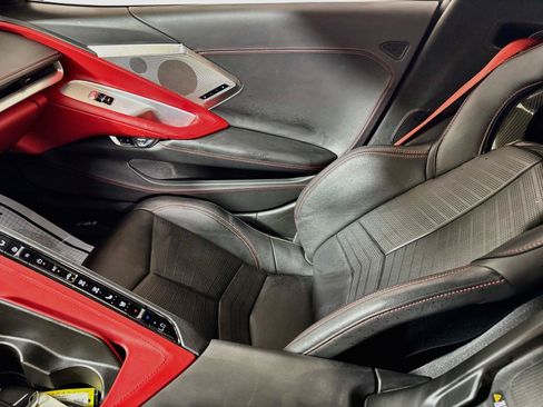 Used 2022 Chevrolet Corvette Stingray Premium Conv w/ Z51 Performance Package RWD image 22