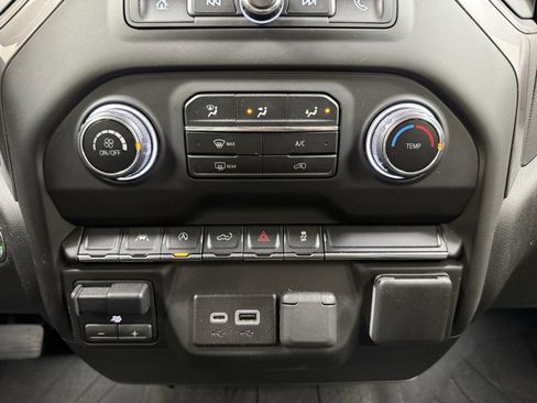 Used 2023 Chevrolet Silverado 1500 Custom image 23