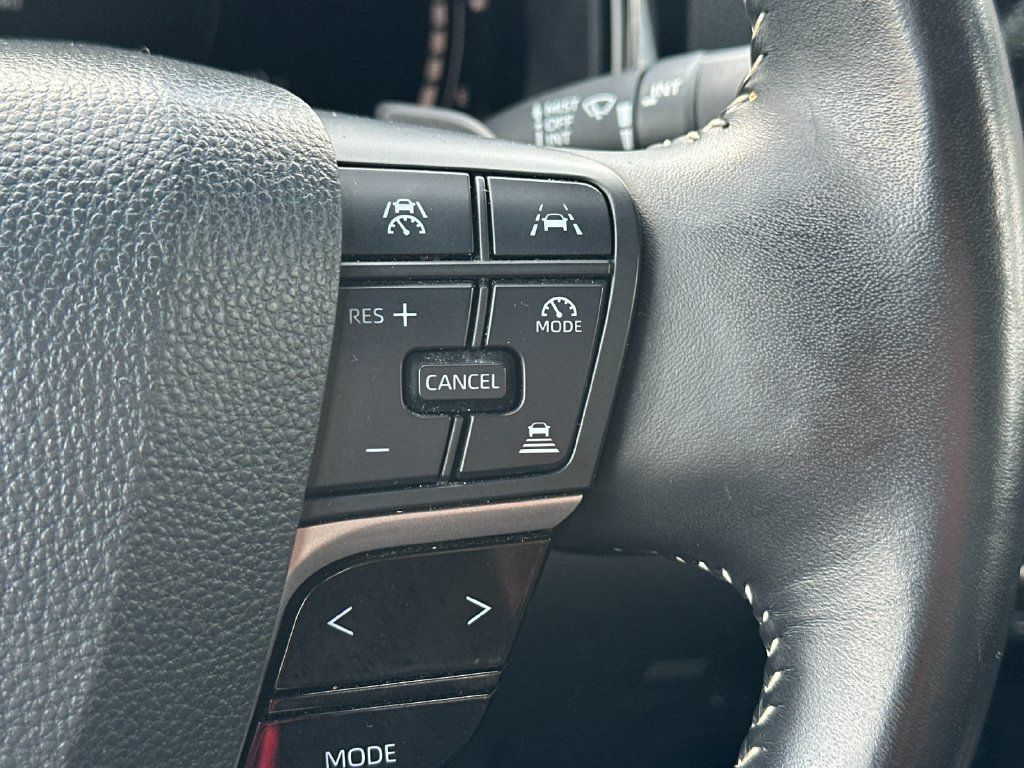 Used 2025 Toyota Camry SE FWD image 23