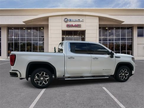 Used 2022 GMC Sierra 1500 SLT w/ SLT Convenience Package image 15