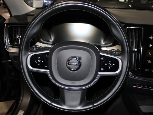 Used 2021 Volvo V60 T5 Cross Country w/ Climate Package image 27