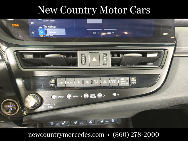 Used 2023 Lexus ES 300h Ultra Luxury w/ Accessory Package (Z2) FWD image 24