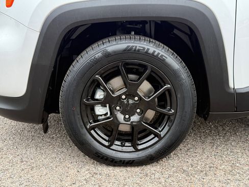 Used 2020 Jeep Renegade Altitude image 9