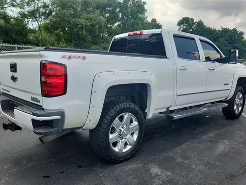 Used 2016 Chevrolet Silverado 2500 High Country AWD/4WD image 2