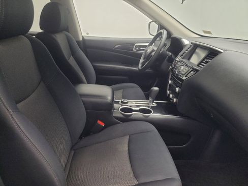 Used 2018 Nissan Pathfinder S image 21