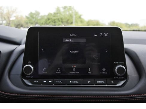 Used 2025 Nissan Rogue SV image 27